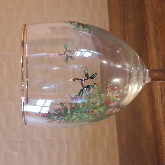 Genuine Spode Christmas Tree Wine Glasses with Gold Rim. Set of 5 - Picture 4 of 5